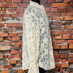 Oo La La TIFFIANY'S CLOSET Rose Lace Blouse With Ruffled Collar And Sleeves