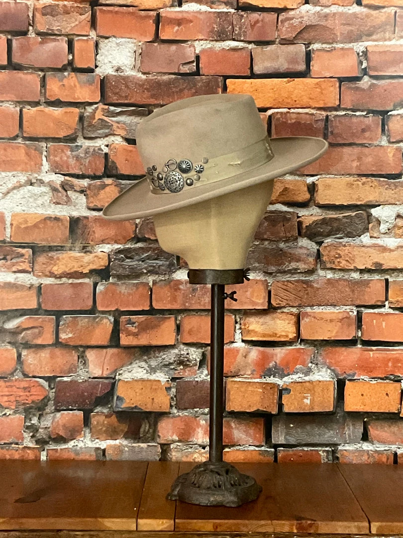 Budget π Double D Ranch - Adirondacks Trade Silver Hat Hats/Headbands/Scarves/Gloves π 9 Double D Ranch - Adirondacks Trade Silver Hat Hats/Headbands/Scarves/Gloves